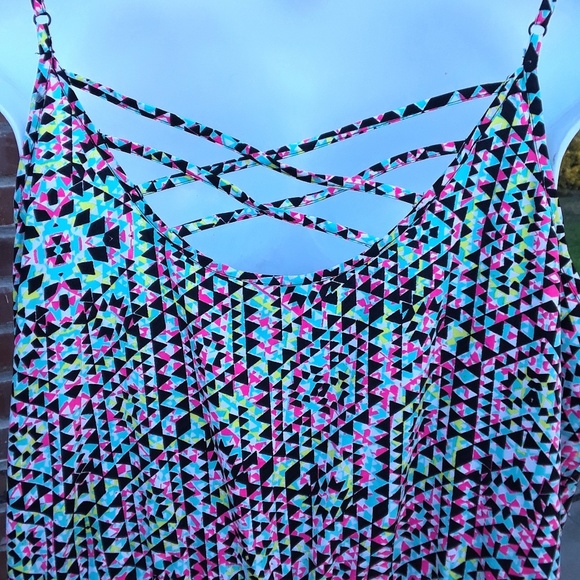 Abstract romper - Picture 6 of 6